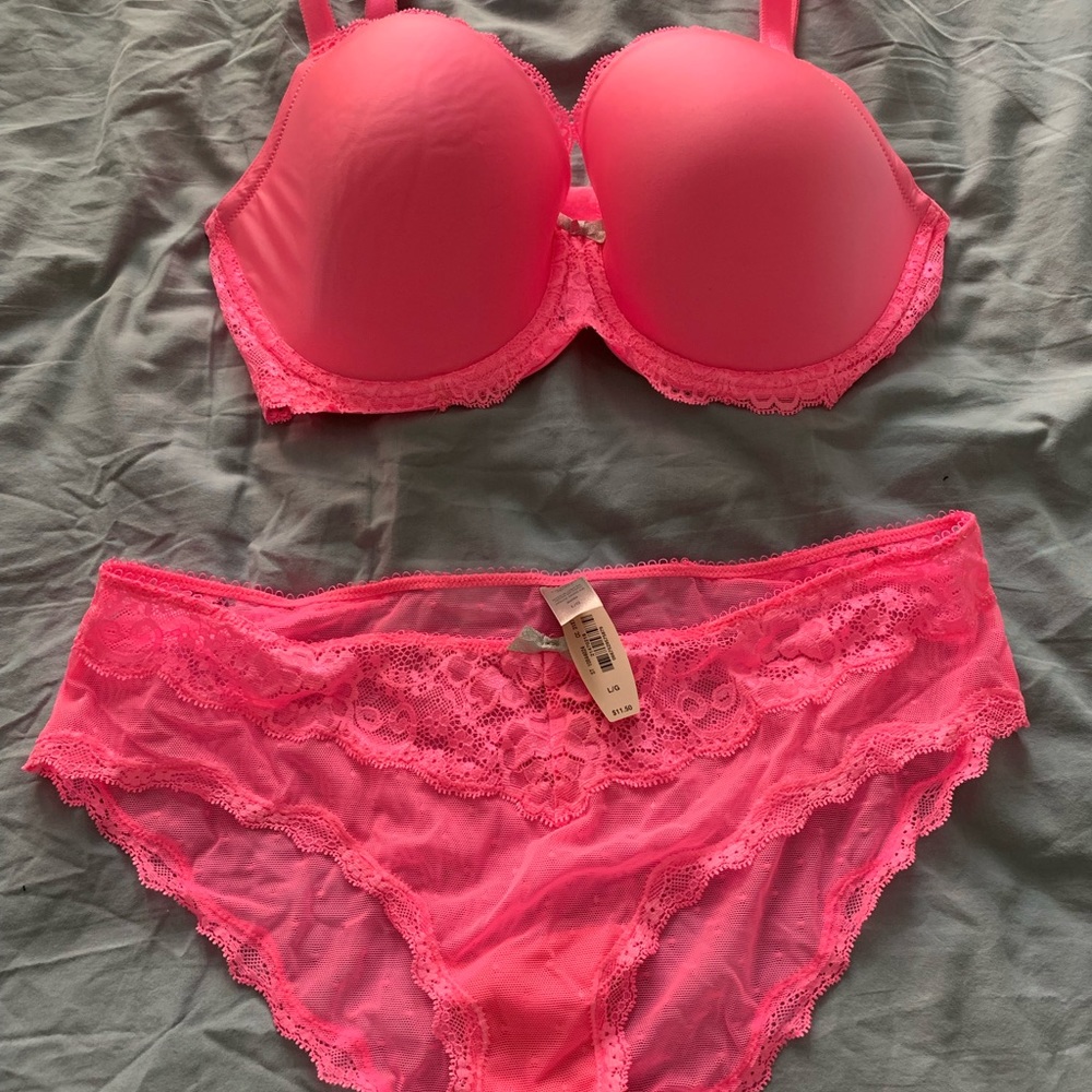 NWT 36DD and Matching Panty